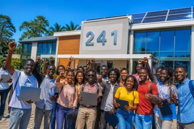 découvrez la première promotion numérique de l'école 241 au gabon, une étape clé pour l'innovation et la formation digitale dans la région.